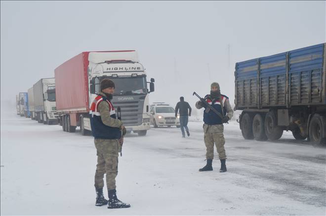 Ağrı-Erzurum karayolu ulaşıma açıldı