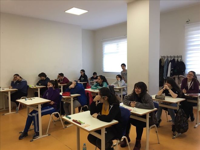 Maksut Konyar, Çapa Bilim Koleji TEOG sınavının ilk gününü değerlendirdi.