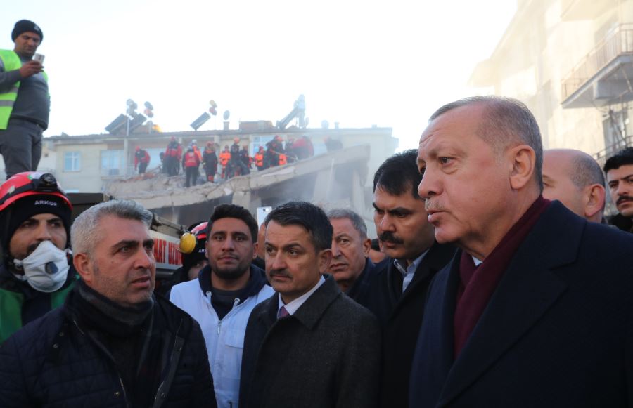 Cumhurbaşkanı Erdoğan: Geçmişten bu yana birçok depremler yaşadık ama bu millet sabırla bunları aşmasını bildi