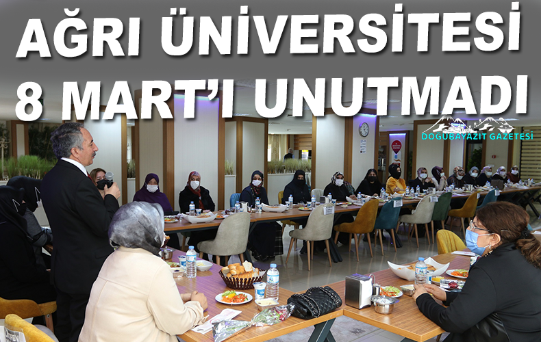 Ağrı Üniversitesi Rektörü Prof. Dr. KARABULUT, 8 Mart Dünya Kadınlar Günü’nü Gül Dağıtarak Kutladı