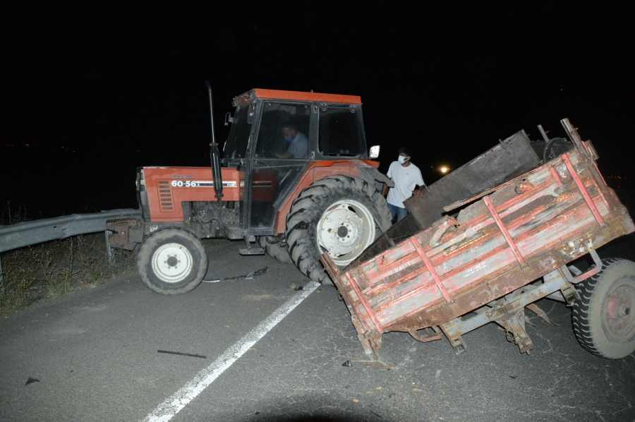 Eleşkirt’te otomobil ile traktör çarpıştı: 2 yaralı
