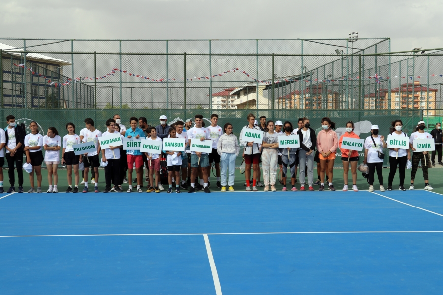 23 ilden sporcuların katıldığı Ağrı Dağı Tenis Turnuvası sona erdi