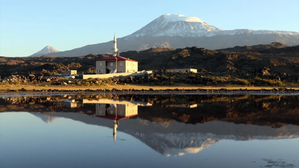 AĞRI DAĞI’NA KAR YAĞIŞI