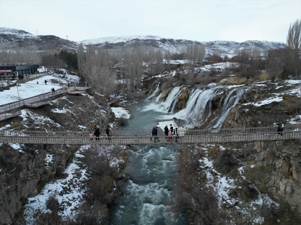 MURADİYE ŞELALESİ