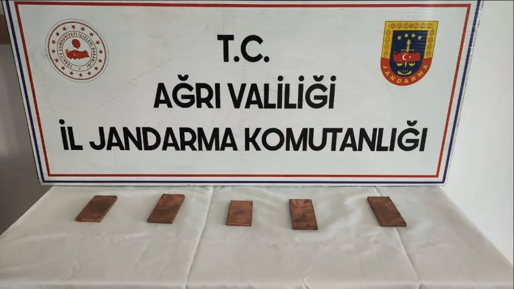 DOĞUBAYAZIT’DA  5 KİLOGRAM KÜLÇE ALTIN ELE GEÇİRİLDİ