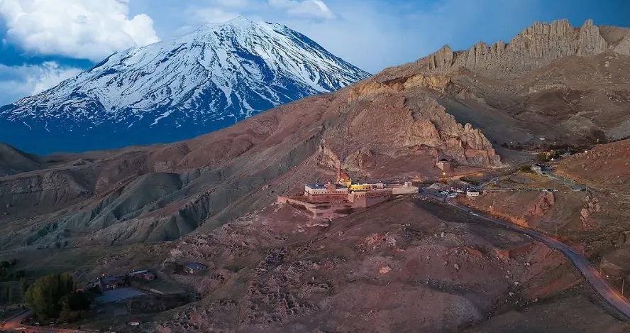 Aynı Kader, Aynı Nefes: Ağrı Dağı ile İshak Paşa Sarayı”