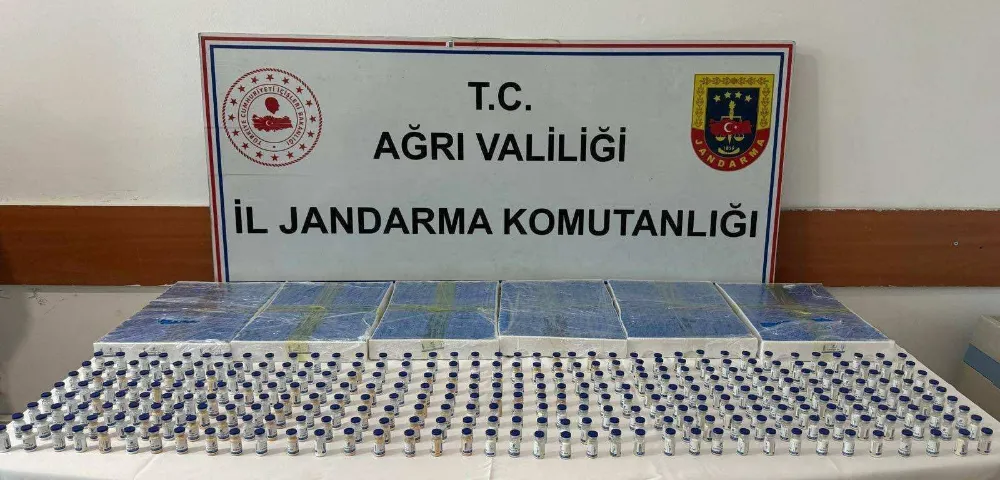 DOĞUBAYAZIT’TA YABANCI UYRUKLU KİŞİNİN VALİZİNDE 4 BİN 20 VÜCUT GELİŞTİRME İLACI ELE GEÇİRİLDİ