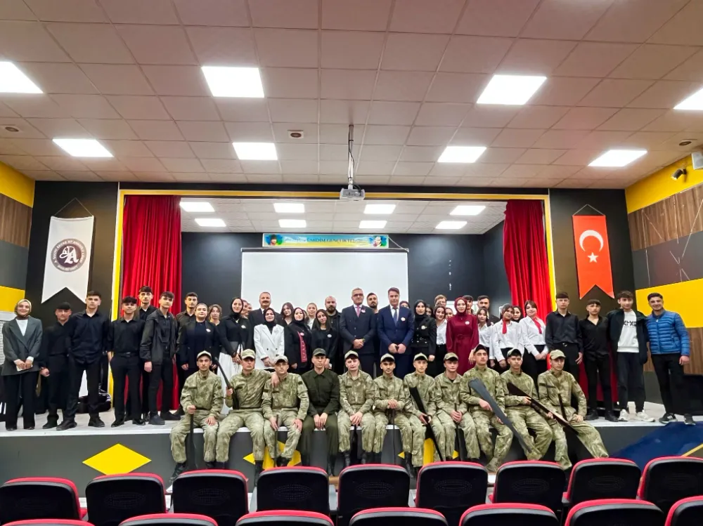 A TAKIMI SAVAŞ AY ANADOLU LİSESİNDE 18 MART ÇANAKKALE ZAFERİ VE ŞEHİTLERİ ANMA PROĞRAMI