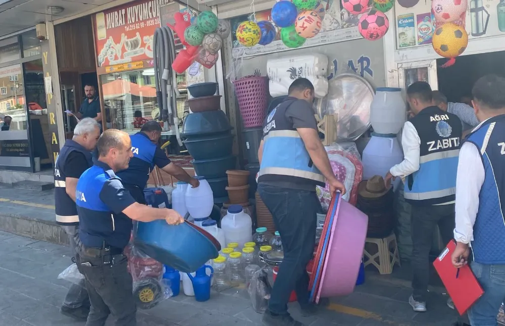 Ağrı Belediyesi Zabıta Ekipleri, Kaldırımları Düzenleyerek Kent Estetiğine Katkı Sağladı