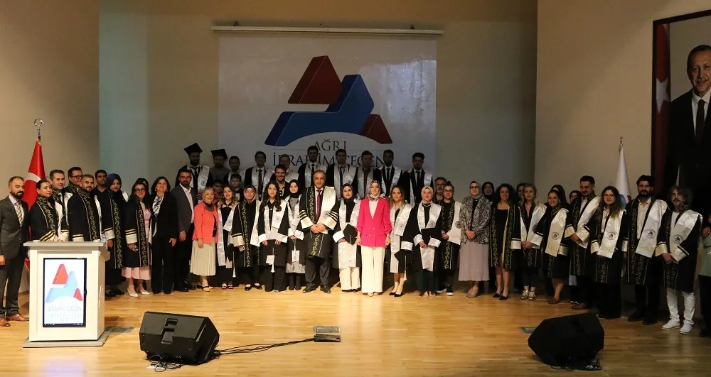 AİÇÜ Tıp Fakültesi Mezuniyet Töreni Düzenlendi