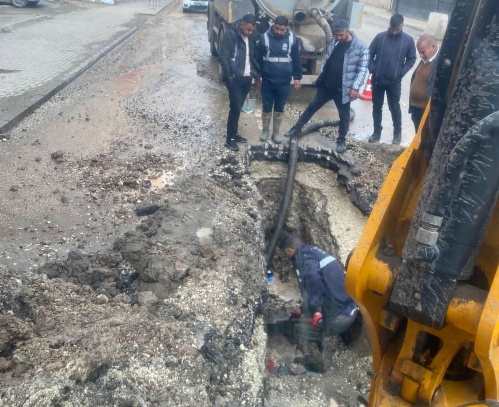 ​Doğubayazıt’ta Ana Boru Hattı Patladı: 6 Mahalle Susuz Kaldı!